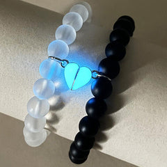 Modeschmuck 2 Stück handgefertigte Krone Perlen Charms Armband Luminou Herz im Dunkeln leuchten Paar Armband für Liebhaber Männer Frauen fluoreszierendes Geschenk
